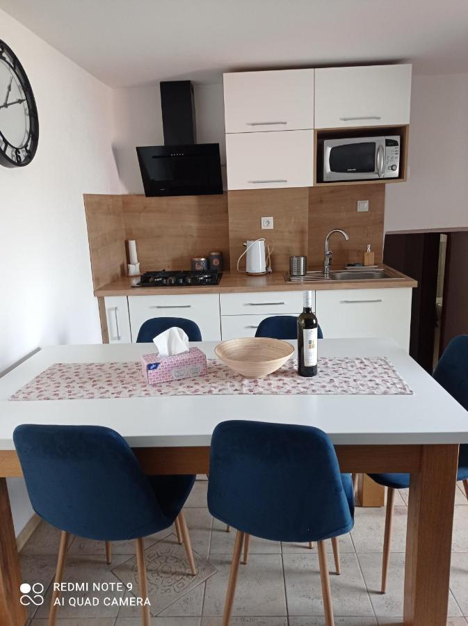 Apartman Julrich Vrbov Exterior photo