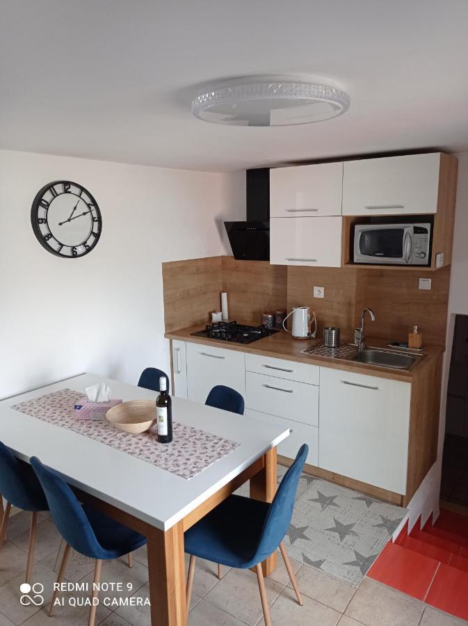 Apartman Julrich Vrbov Exterior photo